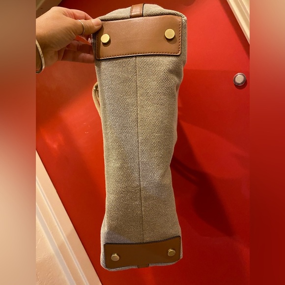 Micheal Kors Bag - Picture 8 of 9